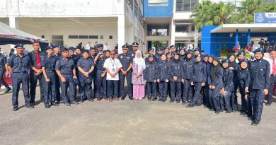 Pasukan Kadet Polis SMK Tun Habab Sertai Perbarisan Hari Polis